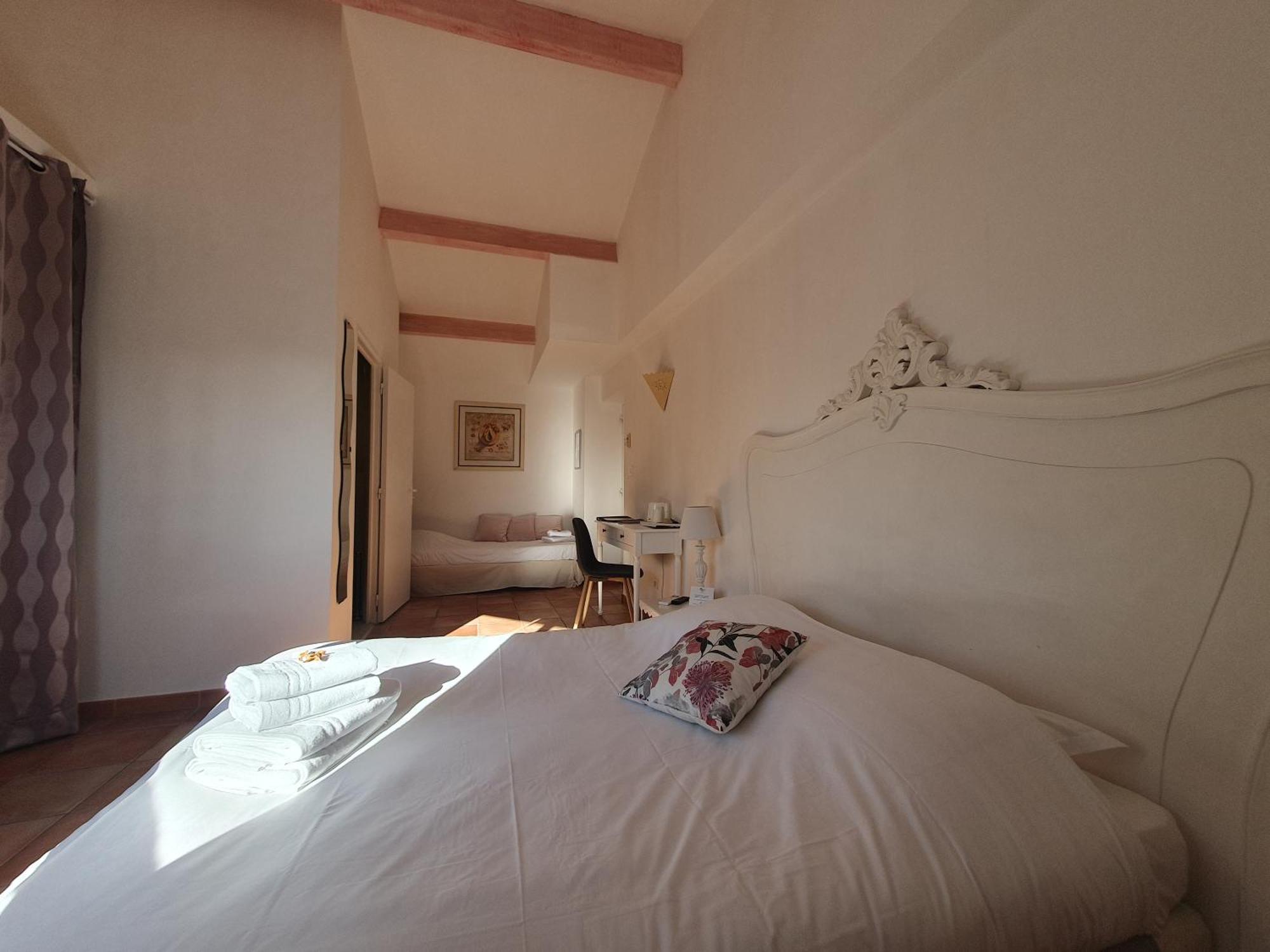 Hotel Les Calanques 3*
