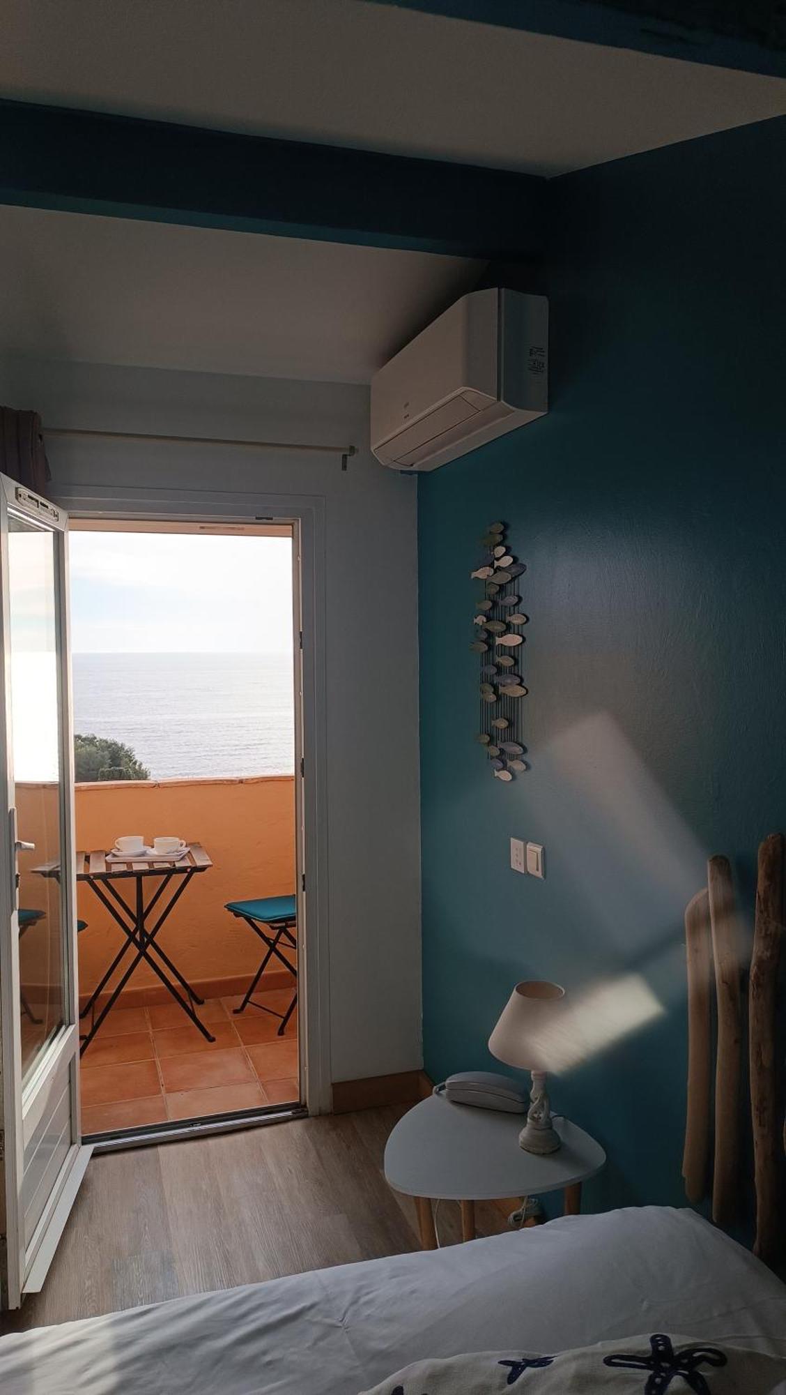 Hotel Les Calanques 3*