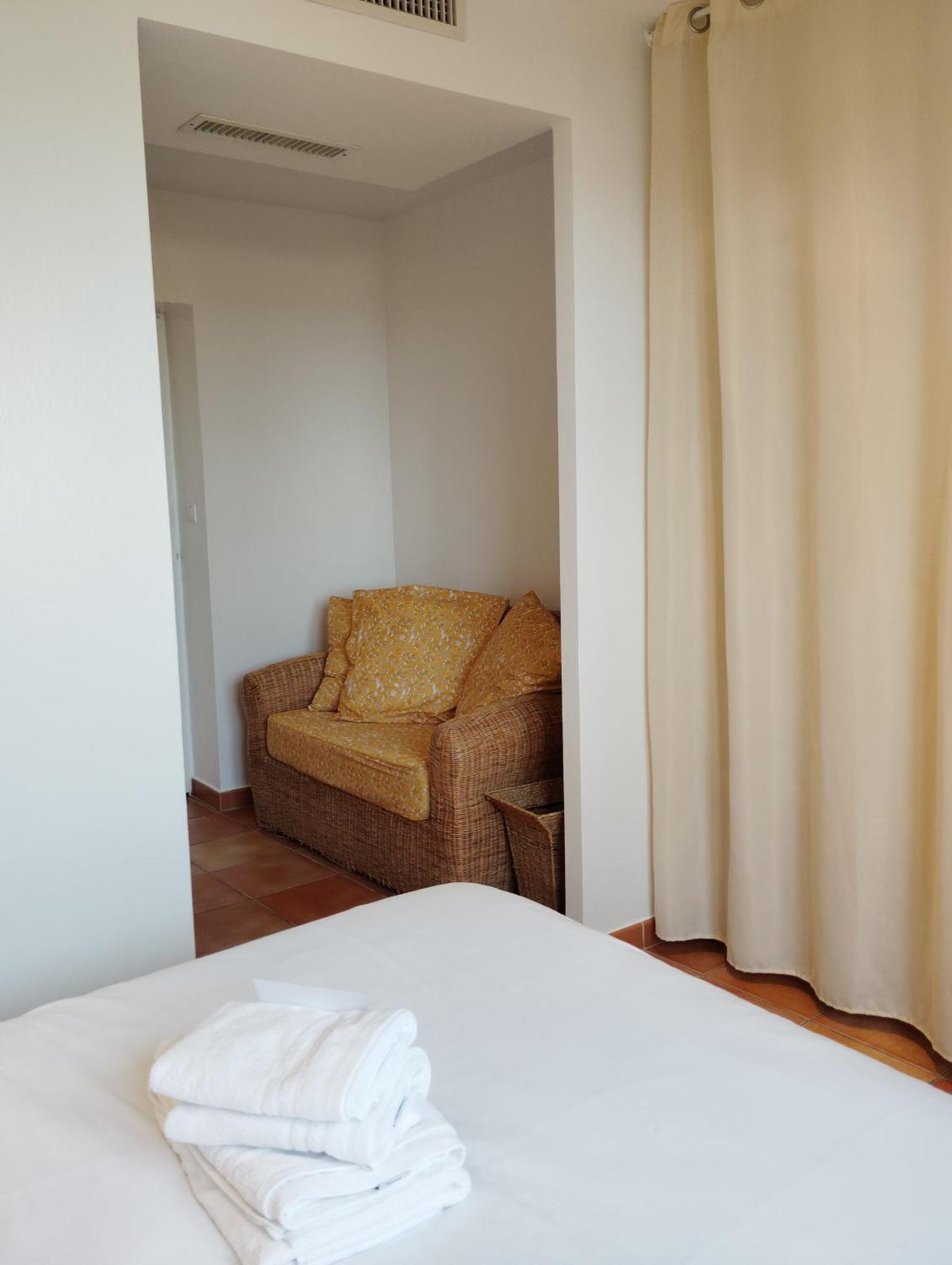 Hotel Les Calanques 3*